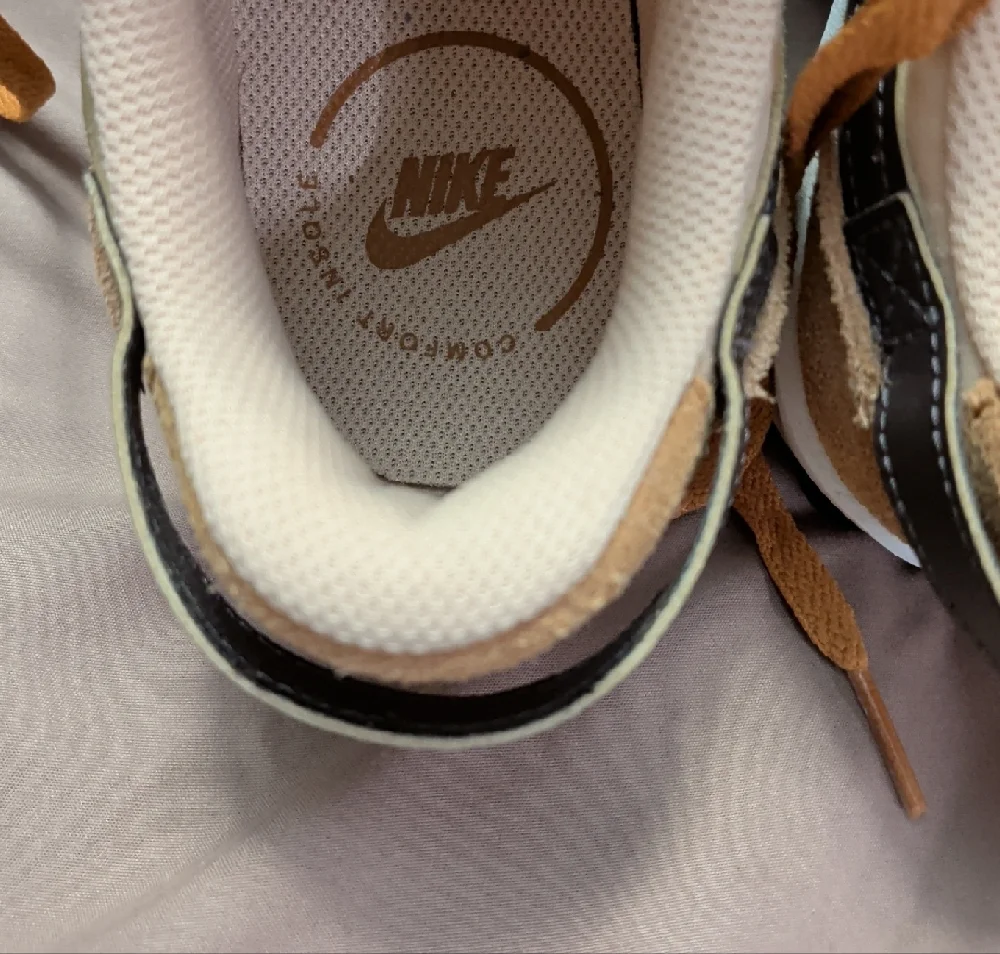 Nike Women's Sneakers in Tan and Black - Picture 3 of 7